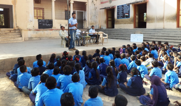 Volunteers held a session on the importance of saving water and organised a drawing competition for schoolchildren
