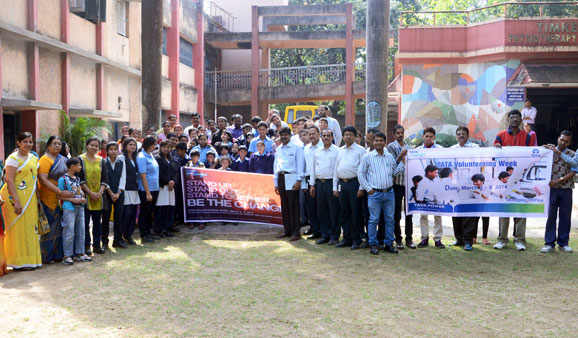 Eighteen employees from Tata Power, Jojobera, visited School of Hope for mentally challenged children and spent time with them