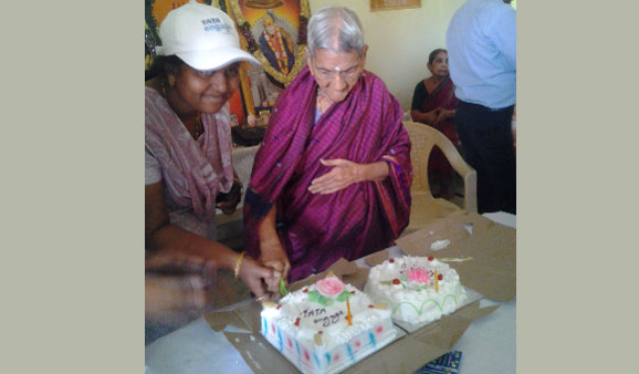 Employees interacted with the inmates of Priyadarshini Seva Mandali, Hyderabad, a home for homeless senior citizens