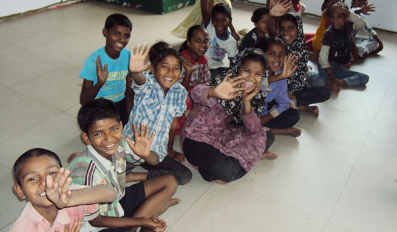 Volunteers visited Mumbai Mobile Crèches and interacted with the children. They played games and enacted a skit