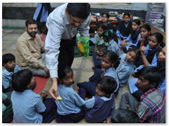 Employees organised a session for primary school students on road safety, hygiene and good habits 